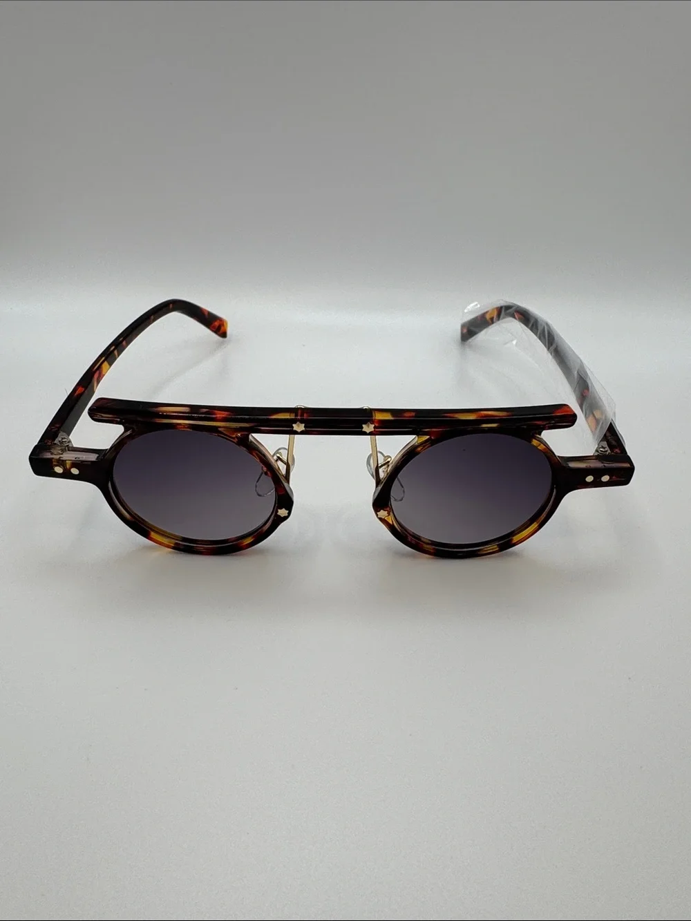 Tortoiseshell Round Frame Sunglasses - Dark Lenses